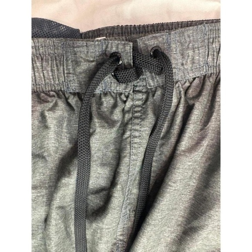 Black and grey Speedo men's swim trunks size medium - Picture 4 of 7